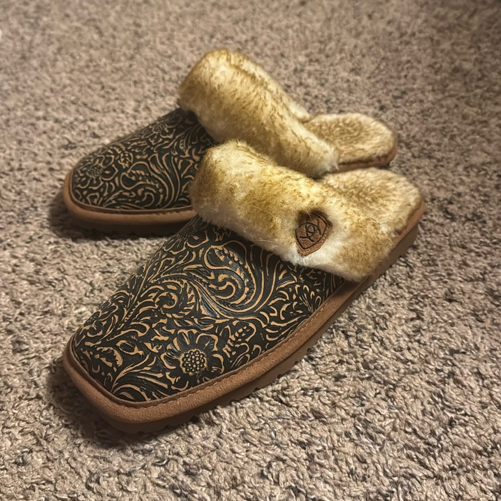 Square toe slippers